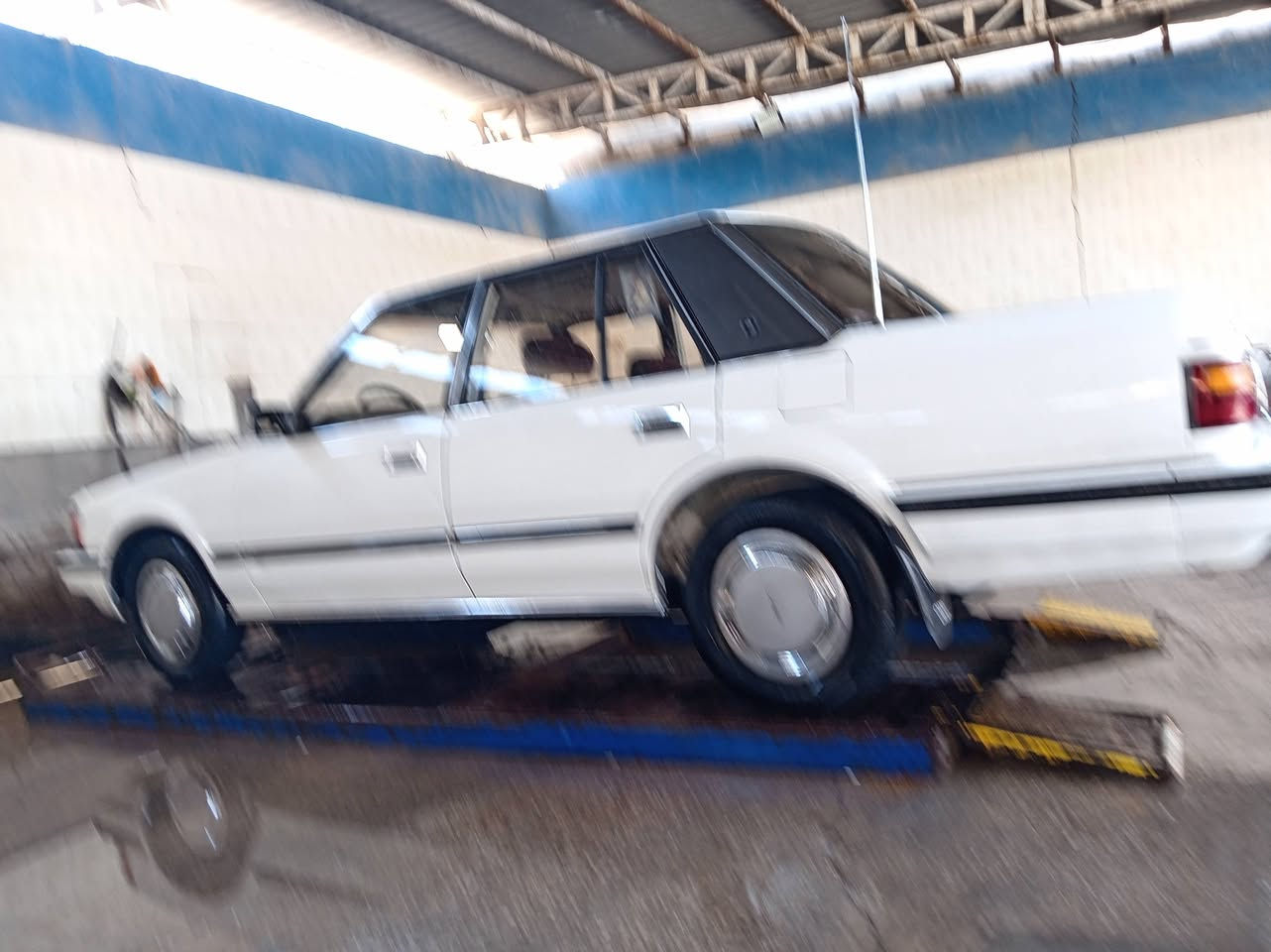 السلام عليكمً سوبر للبيع موديل 84 السياره وظع الشركه رقم الموبايل ***********
