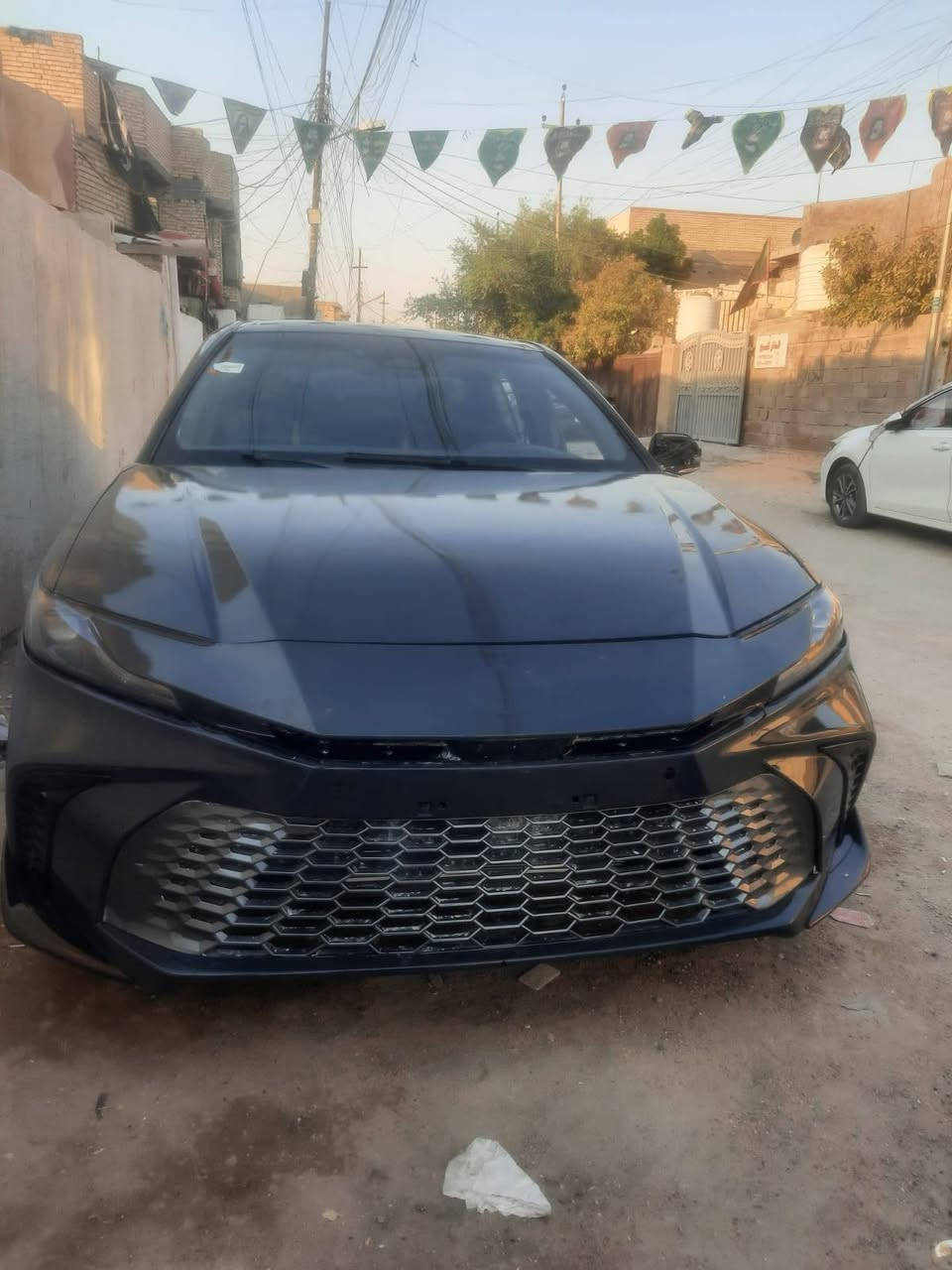 السلام عليكم للبيع كامري 2025 هايبرد + بانزين السيارة رقم بغداد الدولي فول موصفات ما عده فتحه بصمه شاشه تحكمات ستيرن جهتين لون مميز سمنتي حادث صفحه اليمنى مصبوغه + الغد الايمن تعمير السيارة اني عمرتها على ايدي وما كملتها بقت على النص يرادلها مشط + جكمجه + فرس مال كير + بطانه مال باب + شاشه واكو فيشتين بل محرك ما مربوطات 
السعر 110 وبيها مجال العنوان بغداد الزعفرانيه 
للبيع او مراوس حسب القناعه 
*********** ابو كيان
