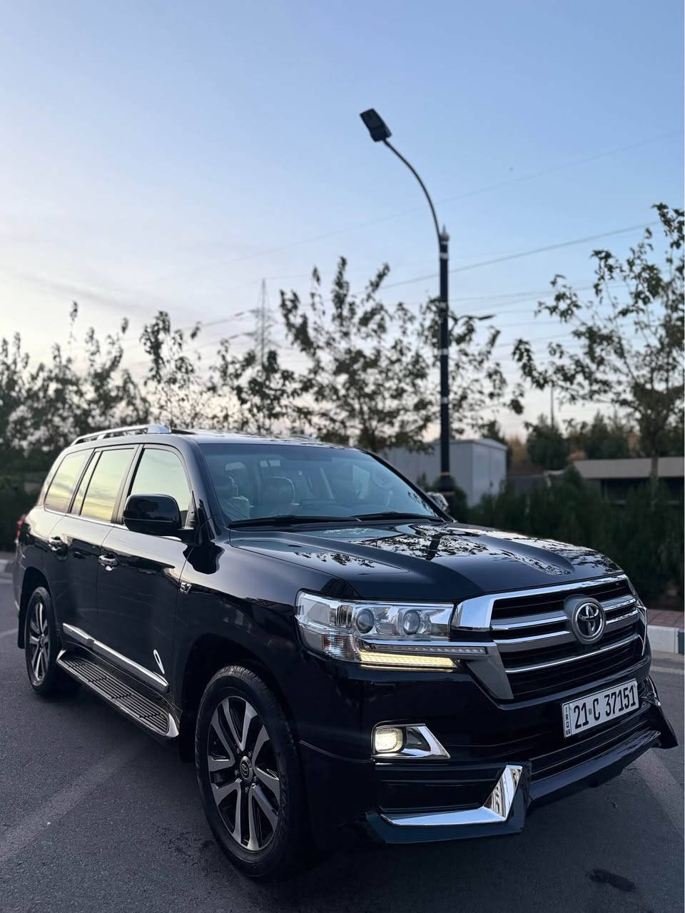 لاندكروزر VXR • ٢٠٢١ • ٨ سلندر