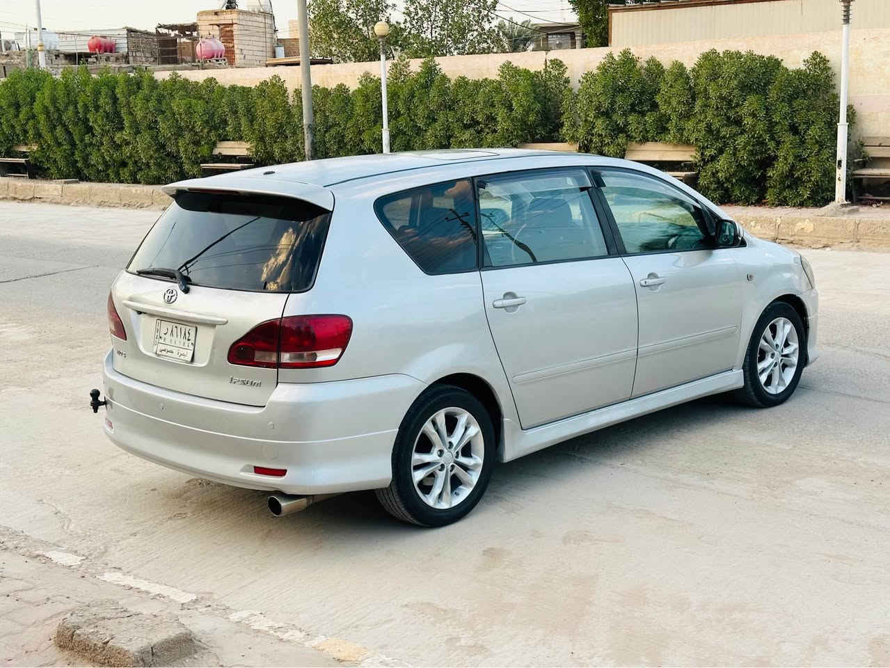 ابصم  مديل 2004اصل سعر 95 قابل للتفاوض الاستفسار اتصل ***********بيه قطعتين صبغ اثر جراد مكفوله كفاله عامه ضربه وصبغ وتبديل مواصفات تو ويل اصل شاشه تحكم سترين مري شفط 7 راكب 3  قطع تبريد مكينه 2400 مكينه وكير مكفولات حداديه جديده تخم تاير تبريد ثلج ❄️ مشروع وطني مكان سياره ذي قار سوك الشيوخ Tessalit, Kidal
