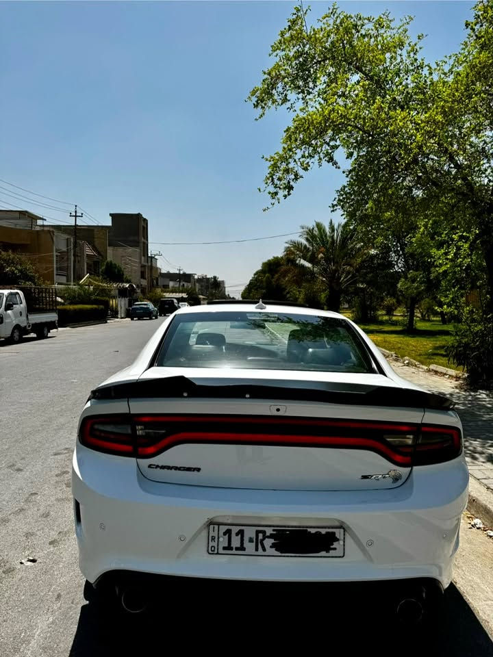 السلام عليكم جارجر 2018  sxt بلاس يعني اعلى فئة بل جارجر حادثها جداً بسيط بجم كبس بيها جاملغ خلفي ونص الجاملغ الامامي فقط وبابين مبدلات اصليات بدون صبغ السيارة عليها اضافات خير من الله مصروف عليها كومة موصفات بصمة كشنات ميموري كشنات كهرباء جلد فتحة حساسات امامية خلفية كشنات تدفئة تبريد كشنات خلفية تدفئة رادارات كامرة خلفية شاشة كبيرة وباقي الموصفات المعروفة السعر 180 وبيها  مجال حك الجية المكان بغداد السيدية رقمي ***********
