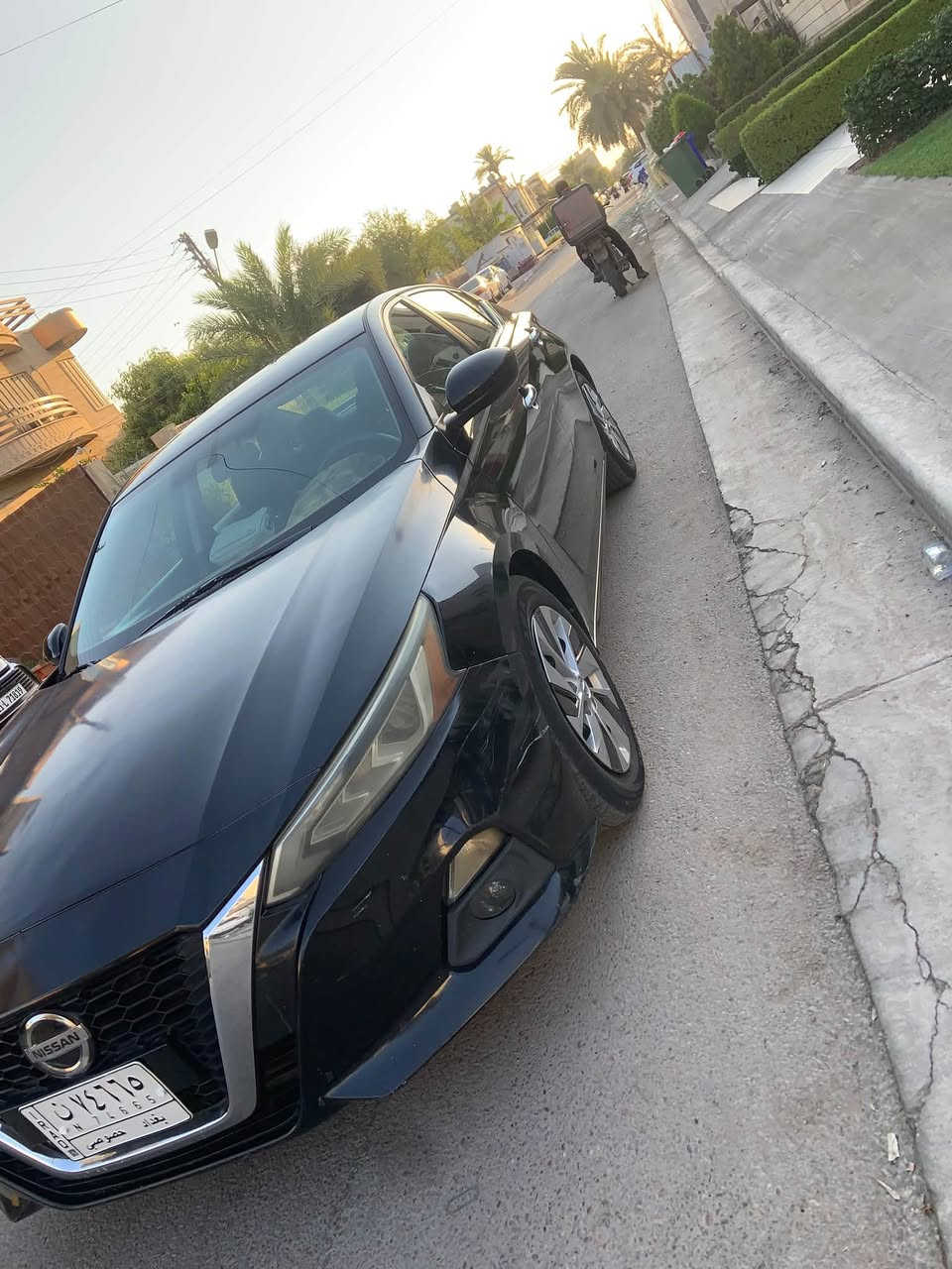 بيع سيارة
نيسان التيما 2019 S
شكل الجديد وارد امريكي 
ماشية 100 الف  ml 
حادثها بنيد وجاملغ 
مكينة 2500 
السيارة جاهزة من كلشي مكينة وكير وصدر وتبريد وتايرات 
مواصفات بصمة وتشغيل عن بعد وكامرة خلفية وشاشة
بيها 3 قطع صبغ بنيد وجاملغ وشوية من الباب 
السعر 119$ 
المكان :- بغداد - الشعب
للاستفسار : ***********
