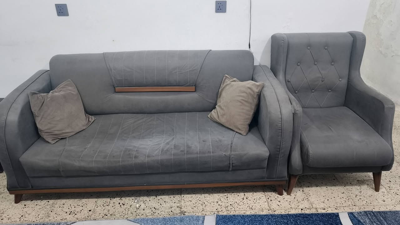 تخم مستعمل قطعتين نفر وقطعة نفرين وقطعتين 3 نفرات مع 6 كوشايات
الرجل الخلفية لأحدا ثلاثية مكسورة ولاكن تتصلح وحالة الكرويتات ونضافتها كما موضح في الصور
السعر 250 الف
موقع: شعب جمعيات
للتواصل: ***********
