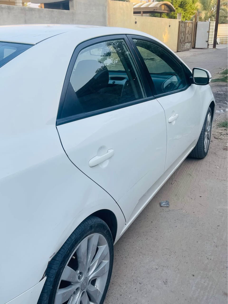 سلام عليكم سيراتو ٢٠١٣ خليجي محرك 1600كير محرك خير من الله تبريد كشر مكفول بيه طخات خفيفه شوفت العين تجي شوفه وتقتنع خير من الله سياره كاعده مرتبه  خير من الله سياره رقم أربيل سنويه بعد سنة وتسقط تاخذه تحويل مضمون ثاني يوم ب اسمنا سياره عنوانه بغداد الدورة البوعيثه 
*********** بغداد, العراق
