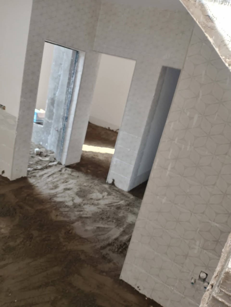 كادر عراقي ابن بلدك وشرط شغل درجه اولى وستلام مهندسين ركز مو مهندس مهندسين شكم خلفه تريد 123456موجودين تطبيك كافة السيراميك وأرضيات الكاشي والمرمر  والبورسلين والدرج وأعمال  الترميم وعمل لوح البورسلين شغل درجه اولى كادر  مكان العمل محافظات   واتساب مفتوح ***********
جدران ب8
الارضيه 7
شرط استلام مهندس وبيك خير وتدلل

نص مكتوب في الصور:
- Shot on AWESOME A70