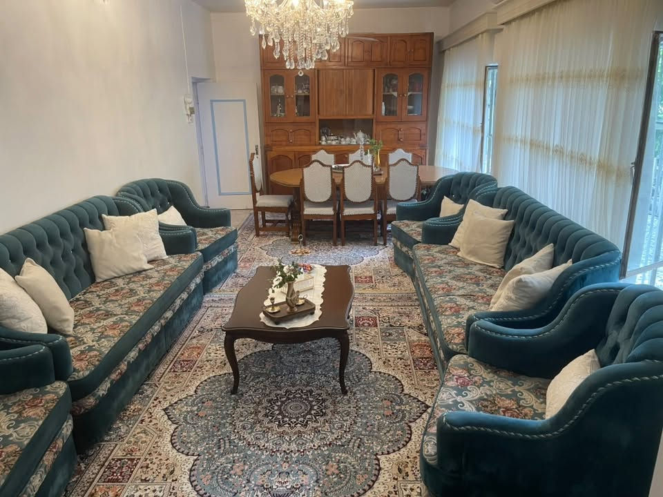 دار للبيع مساحة 295 طابو صرف منطقة مصطفى راغب موقعه ممتاز بين الجبل و شارع اربعين يبعد تقريب 50 متر عن شارع 40 المنطقة تعتبر قلب مدينه الحلة كلشي قريب عليها البيت بناء قديم  مترمم  جزء منه البناء طابقين منطقه حلوة خدمات ممتازة ماء كهرباء مجاري بوقت المطر الشارع يعتبر ناشف الشارع مقرنص المدارس كلها قريبه جدا من البيت  و روضة متوفره للتفاوض للاستفسار ‭***********‬
