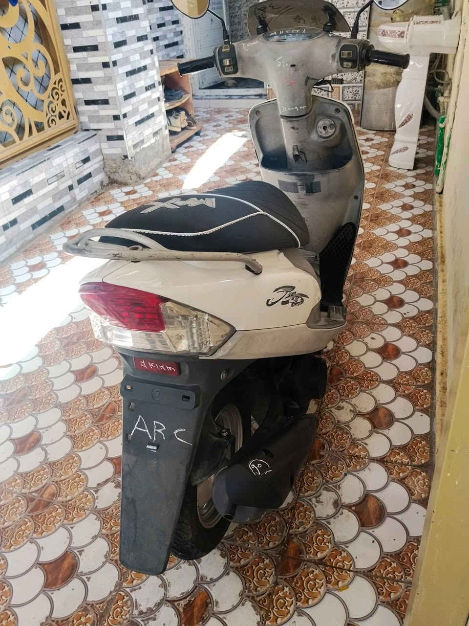 ماكس للبيع نضيفه وجاهزة سلف هندر عنوان ديوانيه مركز شراي خاص او اتصل ***********
