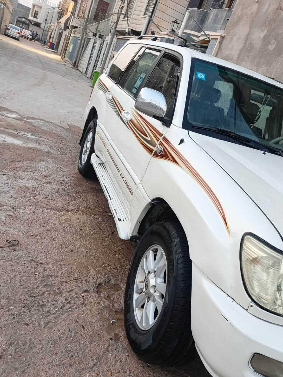 لاندكروز • ٢٠٠٠ • ٨ سلندر