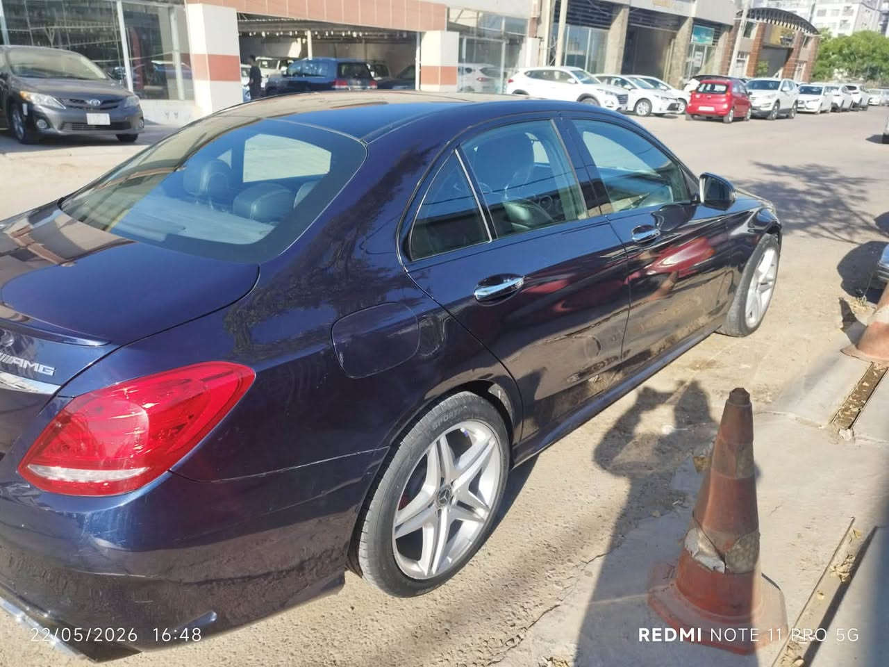 نضيفه وجاهزه وبسعر مناسب 
مرسيدس C300 AMG 2018 
فول مواصفات أعلى فئة
كت AMG أصلي
كير ومكينة مكفولات
ماشية 100 ألف
رقم الشاصي مذكور
وارد أمريكي
بيها بنيد صبغ
صبغ بالجاملغ الخلفي جهة السائق من أمريكا
الإيرباغ دشبول وراجع سستم

السـعـر تعليق رقم 12

مكاني : بغداد حي الجامعة
رقم صاحب السيارة : ***********

نص مكتوب في الصور:
- 22/05/2026 16:47 REDMI NOTE 11 PRO 5G
- 22/05/2026 16:48
- REDMI NOTE 11 PRO 5G
- 22/05/2026 16:49 REDMI NOTE 11 PRO 5G
- 22/05/2026 17:17 REDMI NOTE 11 PRO 5G
- 22/05/2026 16:48 REDMI NOTE 11 PRO 5G
