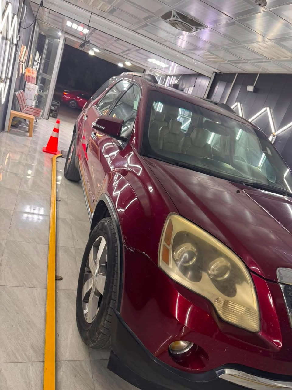 لبيع: جمس أكاديا 2010 (GMC Acadia) —

مع كير ومكينه وتفرعات وطفيره وباقي مكانيك السياره جديده حاويه

صدر السيارة بحالة ممتازة 

منظومه تبريد جديدة

المواصفات والتجهيزات:

 المحرك والجير: 6 أسطوانات (V6) سعة 3.6 لتر — محرك صافي (بدون Check Engine).

 التشغيل: تشغيل عن بُعد.

 السقف: دبل بانوراما (فتحتا سقف).

 المقصورة الداخلية: كشنات منفصلة جلد بيجي

مع شاشه خلفيه ومنفذ كهرباء  وتدفئة بالكشنات

 نظام الركن: كاميرا خلفية + حساسات خلفية.

 التكييف: تكييف مركزي منفصل (أمامي وخلفي) ./ في درجه الحراه العاليه غير كافي

 الأمان: نظام ABS، التحكم بالثبات (StabiliTrak)، ووسائد هوائية متكاملة.

السيارة كاملة بدون اي نقوصات 

التفاصيل والتواصل:

المسافة المقطوعه ١٨٤٠٠٠ كيلو متر

 السعر المطلوب: 89 ورقة (8,900 دولار).

 الموقع: ديالى / بعقوبة.

 رقم الهاتف: *********** ( اتصال فقط هاتف او واتساب)

للعلم السياره من 2013 موجودة عندي
