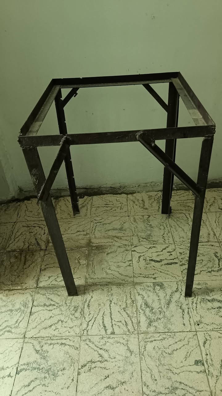 بارك السعدون • ميز حديد • جديد