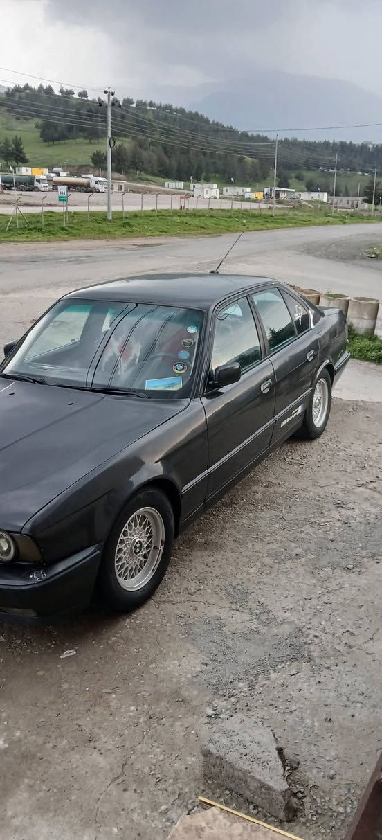 Bmw 1990

گؽڕمەکینە بەشەرت گێڕ تۆماتیک چار جام کارەبای گوشن جلد هتد..فول فولە بەس سلایت نیە رەقەموو سەنەوی نوێیە تەحویل خرامە بەشەرت
 
سحری ٤٩ محاملا
*********** سوران, أربيل
