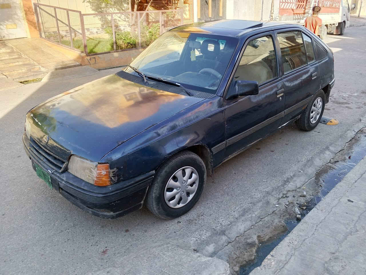 سلام عليكم اوبل كاديت الون نيلي صبق ما بيها موديل 1991سنويه خضره شرط التحويل حجم 18 السعر 18 وبيها مجال اتصل وتدلل ***********///*********** الكورك بي واتس
