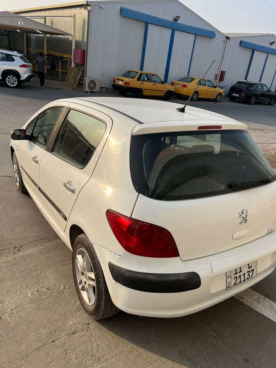 بيجو 2006 307
كاملة كير مكينة تبريد صدر تخم تاير كلة جديد ويل رياضي
سيارة نقص ما بيها رقم بغداد تحويل ثاني يوم 
السعر 55 بيها مجال بسيط 
بغداد الغزالية ***********
