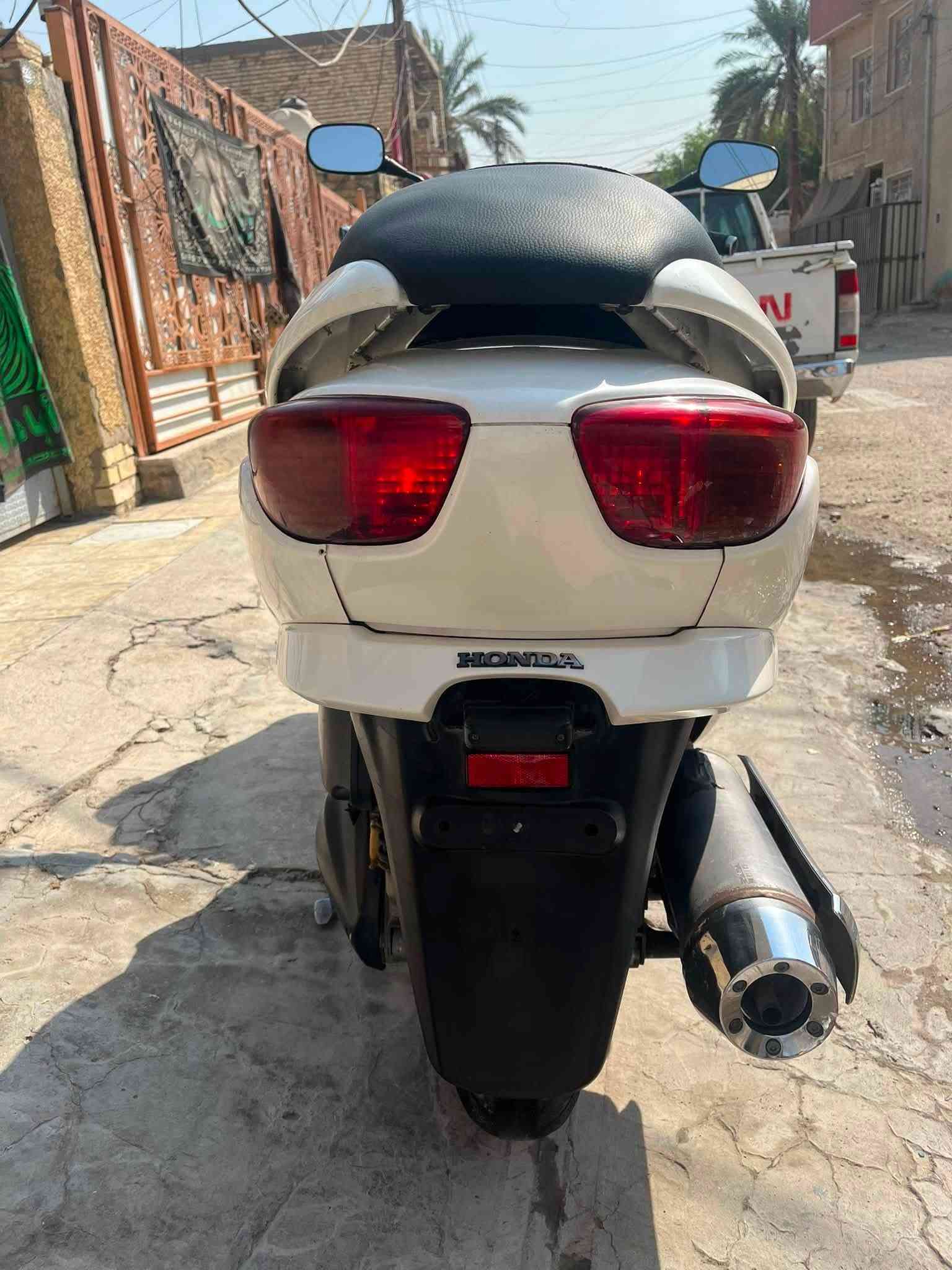 فورزه08 للبيع كير معمي(عمية)  مكفوله  دراجة خير من الله  ميحتاج اسولف عليها سعر(7ورقات) مابيها اوراق  العنوان بغداد الشعب للتواصل واتساب ***********
