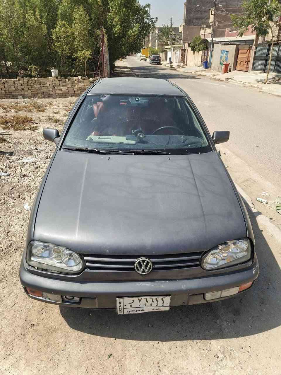 السلام عليكم سياره كولف للبيع موديل ١٩٩٣ السياره محرك ٢٠٠٠ المرغوب تبريد ثلج منضومه جديده تخم تاير باتري جديد داينمو جديد صدر نص عمر السياره ما ابيع اله عقد مروري السنويه ساقطه ينزل من حساب السياره نكاني بغداد البياع السعر ب٣٣ وبيها مجال جدا بسيط الاتصال ***********
