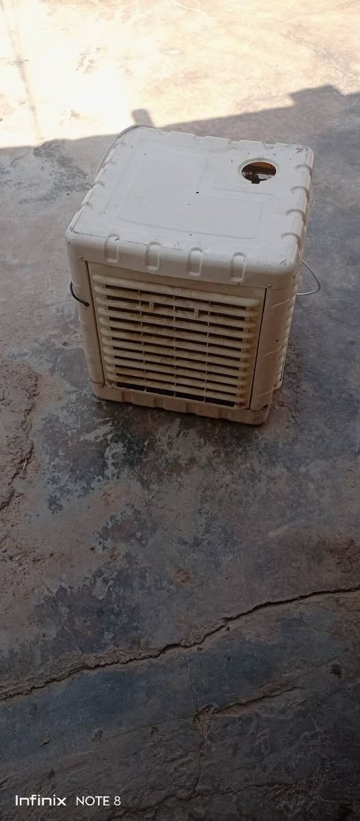 مبردة للبيع شقاله شرط مابيها اي شي السعر 30 و بيها مجال ***********

