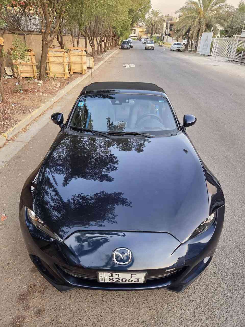 مازدة Mazda MX-5 للبيع
موديل 2021 وارد امريكي
ماشية 41 الف ميل 
كراسي سود جلد تدفئة
شاشة ابل كار بلي و اندرويد اوتو
كاميرا خلفية
رادار مانع اصطدام
تحذير نقطة عمياء بالمراية
تحذير مغادرة الخط
محرك 2000 تنفس طبيعي 181 حصان
كير اوتوماتك ٦ سرعات
 السيارة وزنها 1075kg خفيفة و دفع خلفي اكسل
بيها 3 قطع صبغ حادث خفيف ( جاملغ جهة عكس سايق و شوية بنيد وجاملغ خلفي ) صور الحادث مرفقة
بيها ايرباك ستيرن
السيارة كاملة بدون اي نقص 
رقم بغداد تحويل مباشر 
السعر 138 ورقة
*********** 
***********
