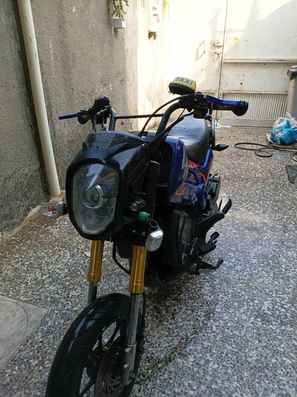 هيرو • عاطلة • كوم حديد
