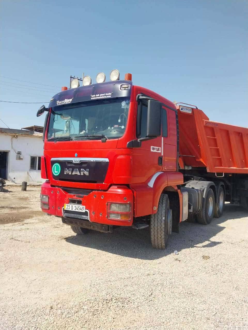 السلام عليكم ورحمه الله وبركاته 
للبيع مان MAN خليجي 🚛
🔴 موديل 2015
🔴 حجم المكينة 440 بلاد 
🔴 كير عادي 
🔴 تبريد ثلج + خزن
🔴 تخم تاير كامل 
🔴 عربانة مك نيسان 24 م 
للتواصل إتصال ع رقم او عبر واتساب
📞 ***********  
📞 ***********
