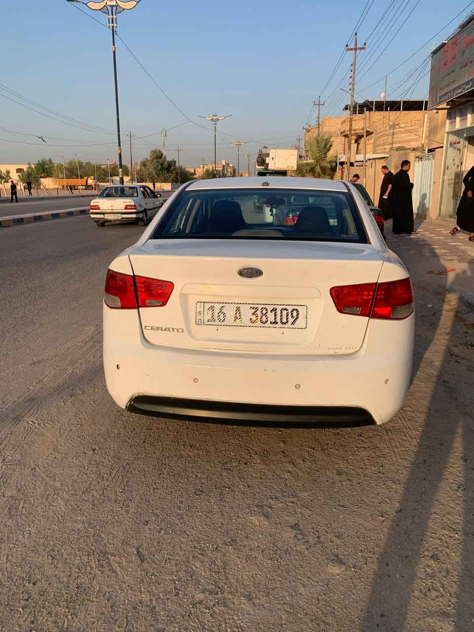 السلام عليكم
سيراتو موديل ٢٠١٠ وارد خليجي 
بيه ٣ قطع تبديل 
باسمي مداور ثاني يوم 
تبريد. تخم تاير جاهزه سياره
السعر ٧١ قفل مكاني نجف 
***********
