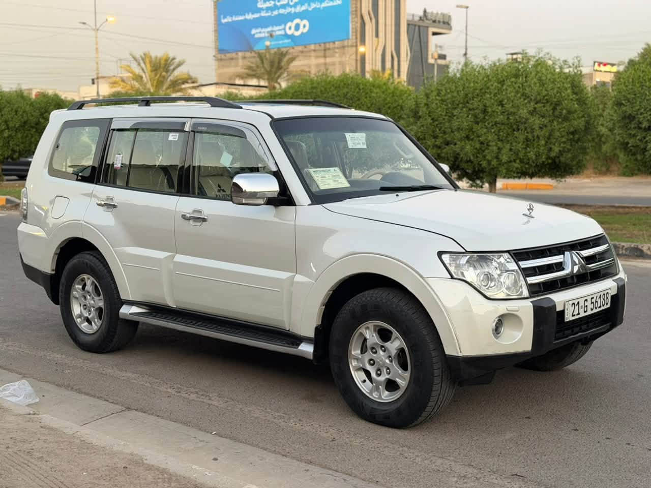 السلام عليكم باجيرو حبتور موديل 2008 فول مواصفات السياره كفاله عامه فتحه /سبعه راكب /بصمه +سويج /سلايت روف / كشنات جلد+كهرباء/ شاشه تاب/ ثلاجه /تحكمات استيرن وبيها بعد مواصفات هواي ممذكوره / كير مكينه كفاله سياره حلوه و جاهزة صور سونار مرفقه سعرها 115 و بيها مجال بسيط مكاني بغداد الشعب 
***********
