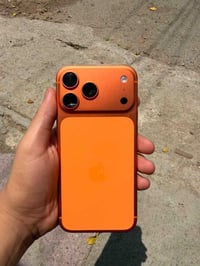 آيفون 17 pro max  eSIM ذاكرة 256 بطارية 100 عدد دورات الشحن 67 كامل مل...