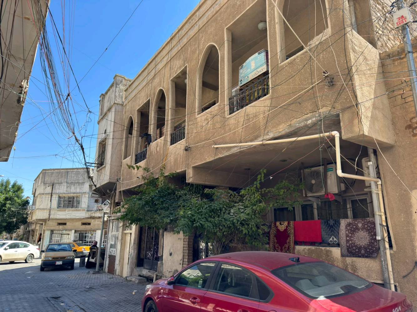 عارضينة ب5000000وبي مجال بسيط