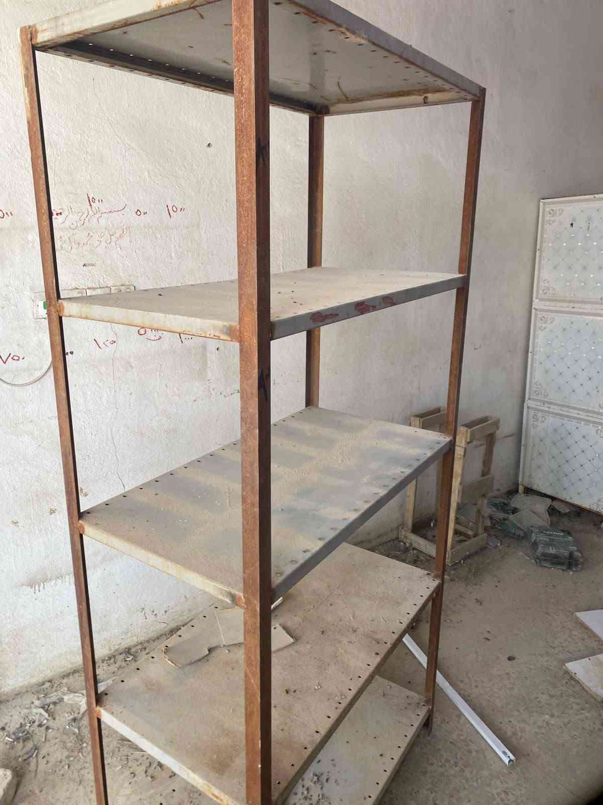 رف برتقالي ٥ • رف ازرق ٦ • استخدام قليل