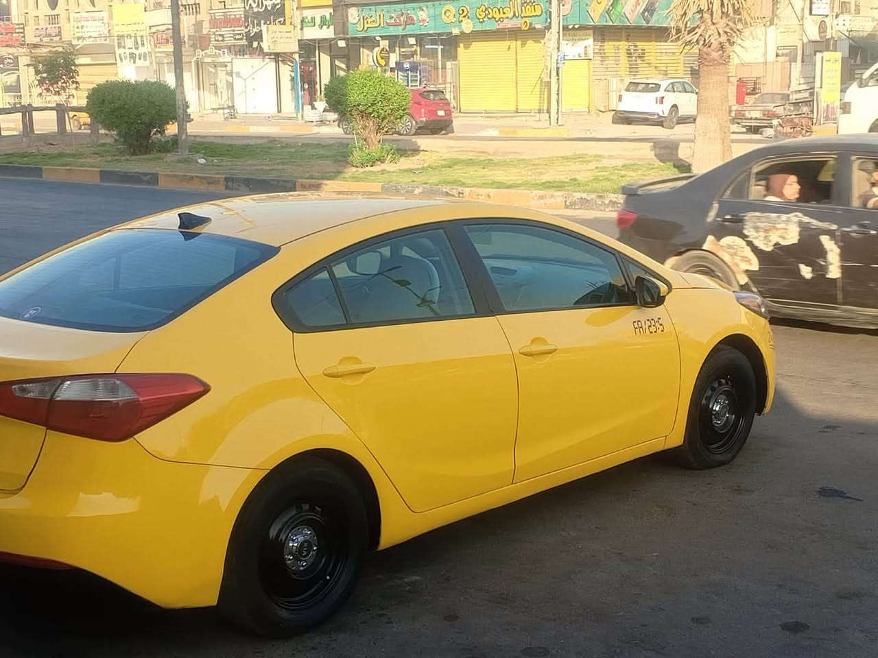 السلام عليكم
كيا فورتي 
أمريكي 
السياره مسويلها ادامه كامله 
كير مكينه شرط ترايك وين ماتريد 
السياره بيها جاملغ امامي
وشرط السانور موديل ١٦ تبريد تتفئه كفاله زنون السياره نص فول رقم بغداد الجديد للتصال ونتفاهم اكثر السعر ١٠٥ 
السياره بعدها جديده
***********
