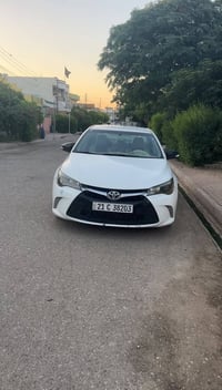 كامري للبيع موديل ١٧ خليجي  بيها ثلث قطع   اتصال علرقم  07828382736