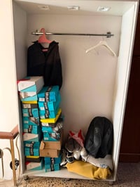استاندات رفوف mdf عدد 6 للبيع + عارضه mdf بداخلها اضائه نضافه 100‎%‎ +...