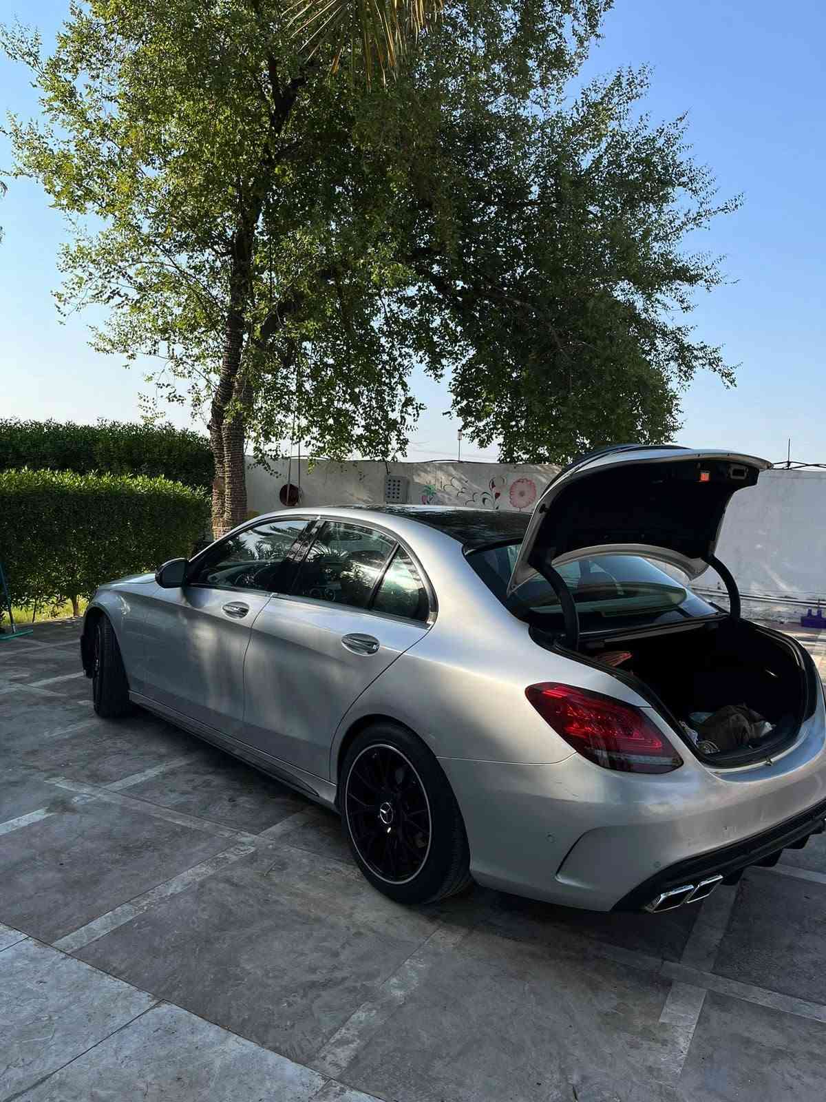 مارسدس c300 
2016 
فول مواصفات تحكم ستيرن بنوراما على طول السيارة ماشية ١٠٠ 
كشنات جلد تدفئة اخوان حادث امريكه فقط جاملغ بس لسياره وضع شركه ابيعلك عوزه كرنك بس لسياره عله عطله ترايه للبصره تحويل شوكت متريد ترايه ناعم يخبل  امانه اسياره احله من لصوره  اخوان سوي تعليق يوصلك لسعر  مكان لسياره بغداد البلديات *********** لخاص مفتوح وبلعافيه عل ياخذه

