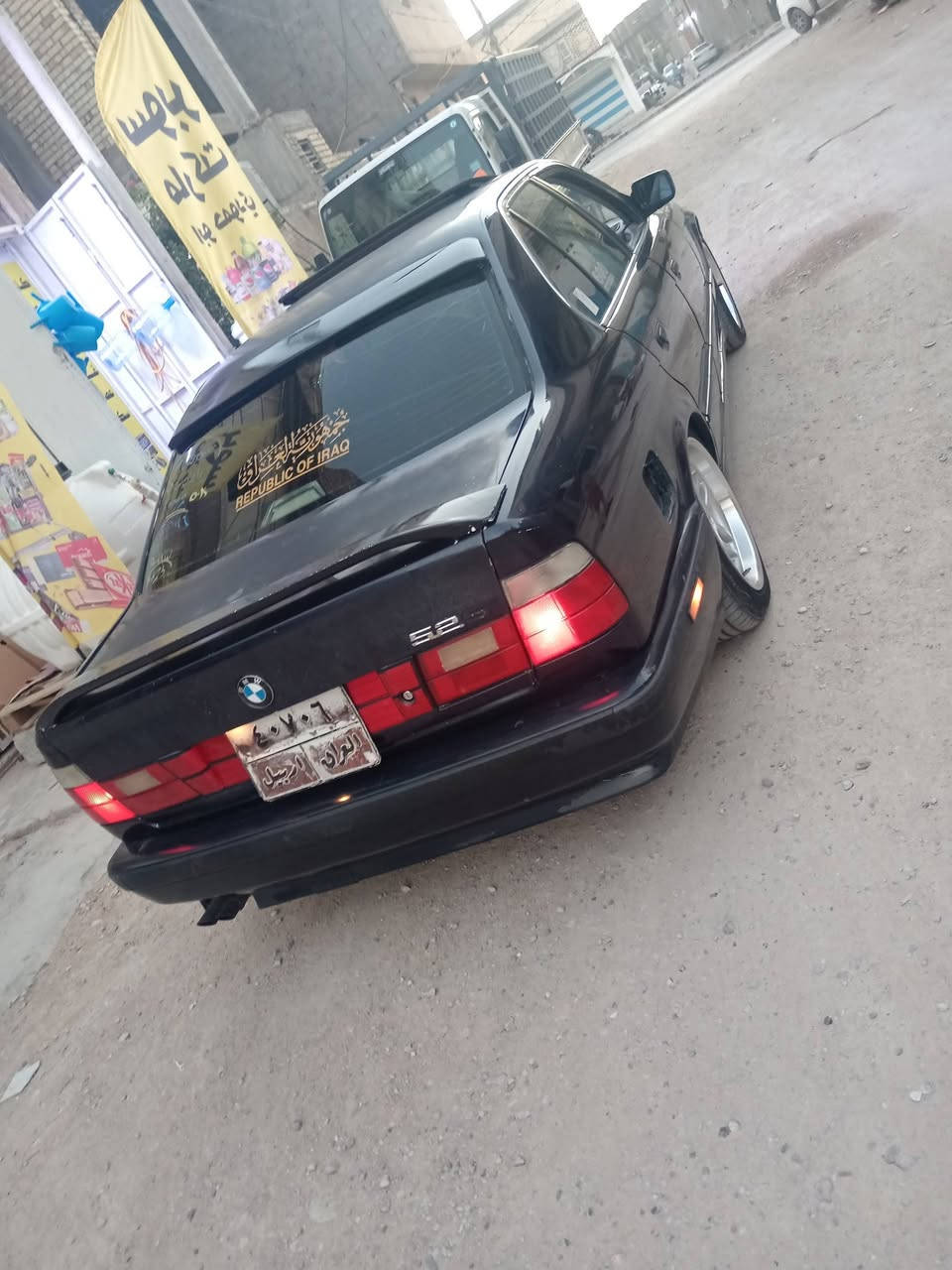 سلام عليكم للبيع BMW 525 مسكر كير عادي سياره جاهزه كير ومكينه مشروطات موديل ١٩٩٢ مكفوله داخل جلد أبيض كهربائي سياره ام كلها سبايدرات عتب ويل ام رقم أربيل وكاله عدي تريد وكاله تريد مداور سعر ٥٠ وبيها مجال العنوان نجف كوفه *********** عليها غرامات ٥ ورقات ينزل من السعر
