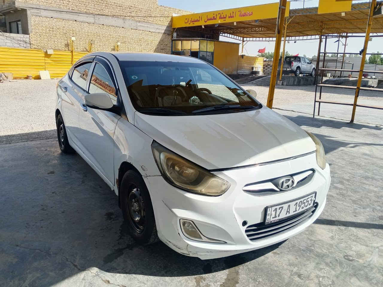 سلام عليكم اكسنت خليخي 13حره مداوي ثاني يوم السنويه 31بيها رشت صبغ بلجاملغ اليمين وطرف البنيد غير هذا الشي مكفول مكينه 1600دكشن عالي المرغوب كير مكينه مكفول السياره احلى من الصور تجي وتشوف بعينك السعر 75وبيها مجال حگ الجيه مكان السيارة رميثه رقم صاحب السياره ‏‪***********‬‏
