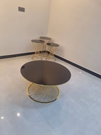 ميز طعام • طبلات • مستعملة