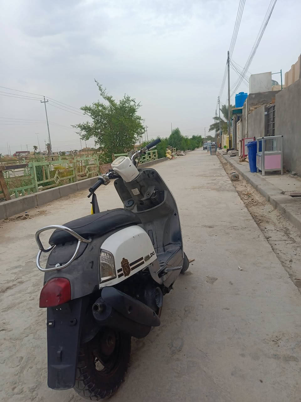 بوليس • بلاديه • زنون