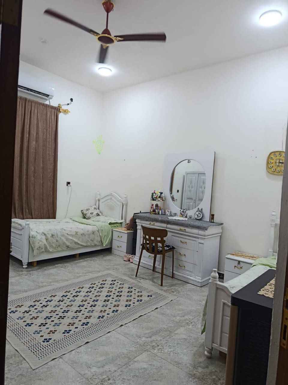 (( بيت للبيع ))
التنومة الصالحية قرب مدارس الريف الزاهر مساحة البناء( ٢١٥ ) يحتوي ع غرفتين وصالة ومطبخ وغرفتين بناء ٢٠٢٤ والسطح ايزوكام السعر المطلوب ((١٥٠))مليون وبي مجال لاستفسار الاتصال ع الرقم *********** البصرة, العراق
