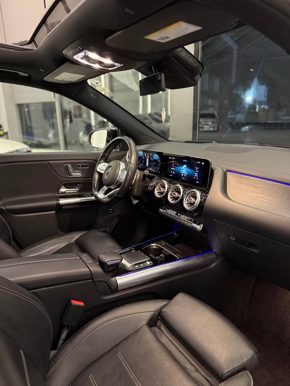 GLA 250 2021 AMG 4Matic Full 🔥☄️
موديل :2021
ماشي : 55 میل 
فول ١/١ رادار جانبي خلفي شاشه كاميرا ٣٦٠
سقف بانوراما كشنات خزن ميموري سياحي هم كهرباي  داخل ليد اصلي شاشه جبير كيج اليكترون ماوس فول داتاشو 4  کامیرات موصفات ماكو اكثر AMG  بيلادي حادث فقط حافه امايه بدون اي دواخل .
سياره جديده صدر گير محرك تبريد محرك سياره 
رقم شاصي: W1N4N4HB3MJ171043
سياره رقم جديد هه زه جديد سنويه جديد
سياره بسمي تريد وكاله تحويل نفسي يوم
مكان سياره اربيل .
سعر:225$🔥🔥.
رقم هاتف ☎️ *********** whats app أربيل, العراق
