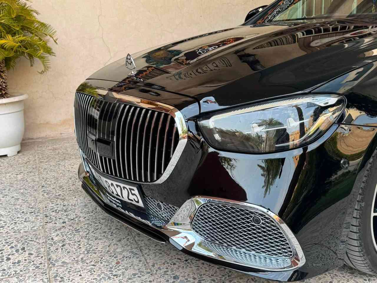 السلام عليكم
E350مارسدس 
2021 موديل 
محدث مايباخ كت كامل 
سيارة عليهة نانو 3 طبقات سويدي الاصلي  
ماشية تقريبا 69,000 km
حادثهة جاملخ امامي ودعامية بدون دواخل ومبدل جاملع بدبي بالشركة 
هنا سونار قرة مكفولة 
بنوراما 
سماعات ماكنتوش
كشنات مساج 
كامرات 360 درجة
حساسات 360درجة
رادار امامي خلفي جوانب 
كشن تدفئة 
صندوق كهرباء 
داخل جلد اسود 
سستم ايفون 
السيارة فول عدة بيبان مو شفط 
سعر 35,000 وبيهة مجال 
مكاني بغداد زيونة 
***********
