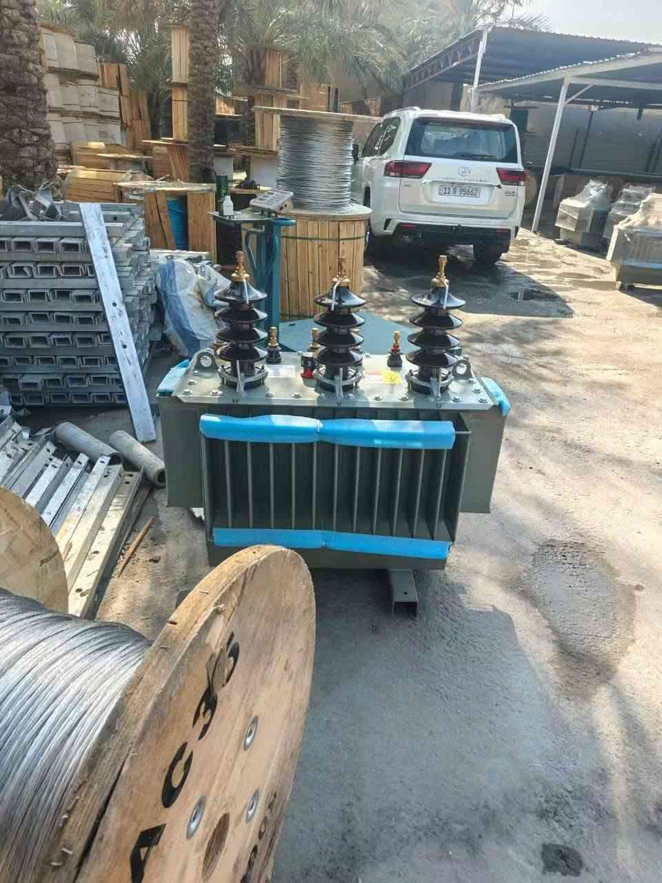 **شركة الرسول *
**لتصنيع أعمدة الكهرباء والأسلاك** ⚡

نقدم لكم أجود المنتجات المصنعة بكفاءة عالية لتلبية احتياجاتكم:

♦️ **أعمدة الكهرباء المتوفرة (مصبوغة وجاهزة):**

1. **عمود مدور واطي:** سمك 3 ملم | طول 9 متر.
2. **عمود مدور واطي:** سمك 3 ملم | طول 8 متر.
3. **عمود مدور عالي:** سمك 3 ملم | طول 11 متر.
4. **عمود مشبك واطي:** سمك 5 ملم | طول 9 متر.
5. **عمود مشبك عالي:** سمك 5 ملم | طول 11 متر.
6. **أعمدة مغلونة (مشبك + مدور):** خاضعة لفحص وزارة الكهرباء وبجميع القياسات (العالي والواطي).

♦️ **المواد والملحقات الكهربائية:**
🔹 أسلاك عالية الجودة وفق المعايير العالمية.
🔹 فناجين (واطي وعالي) لتلبية كافة المتطلبات.
🔹 براكيتات تثبيت قوية وموثوقة.
🔹 كتاوت لنك فيوز بمعايير أمان معتمدة لضمان السلامة.

✅ **خدماتنا المتكاملة:**
(تجهيز — نصب — تسليك — توصيل سريع إلى جميع محافظات العراق)

📢 مستعدون لتجهيز دوائر الدولة، المشاريع الاستثمارية، والمزارع.

📞 **للتواصل والاستفسار:**
*********** 
*********** واتساب 
 

💬 راسلنا الآن عبر الواتساب أو ماسنجر للطلب والاستعلام.

🚚 **خدمة التوصيل السريع متوفرة لأي مكان في العراق!**
هو

نص مكتوب في الصور:
- 50W 100W 150W 200W 250W