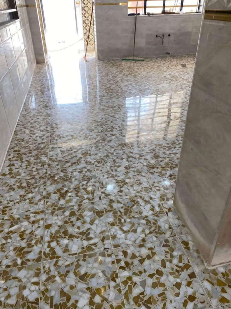 تصفير وتنعيم وتلميع***********
جلي كاشي موقعي مرمر طبيعي تنضيف تلميع بورسلين جلي صبة جلي سيرميك  معالجات الكاشي القديم والمحفر  جلي انوع البنايات والعماير ومستشفيات والمدرسة كادر متنقل في جميع محافظات العراق موجد واتساب الحجز متوفر واتساب*********** /***********

