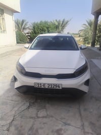 سيراتو موديل 24 مكفولة رقم بغداد محرك 2000 سعرها 165 رقم الهاتف  07732...