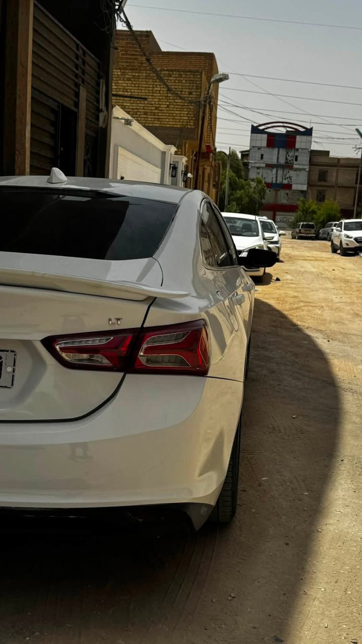 السلام عليكم
ماليبو 2023 سياره حلوه وجديده
 كشنات تبريد
 سقف بنوراما 
رادار امامي 
محرك 1500 تيربو 
غرفه بيضه وكشنات جلد + كشنات كهرباء 
ضربته خلفية جنطه وجاملغ 
ويل كبير 
رقم صاحب السياره ***********

