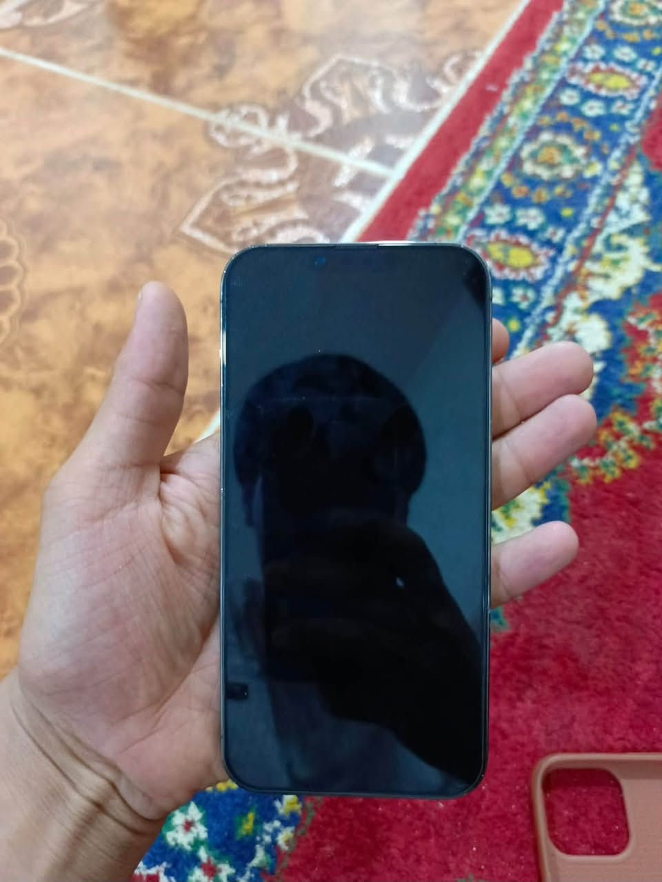 سلام عليكم آيفون 13برو ماكس أمريكي مبدل شاشه اصليه بطاريته84الاصليه مامرفوعه جهاز حلو ونضيف السعر675وبي مجال للتواصل ***********العنوان ميسان حي الكرامه

نص مكتوب في الصور:
- ٧:٠٦ 1 حالة البطارية والشحن كما هو الحال مع البطاريات القابلة لإعادة الشحن، بطارية الهاتف قابلة للاستهلاك وتصبح أقل فاعلية مع الوقت، معرفة المزيد... الحد الأقصى للقدرة ٨٤٪ هذا قياس لقدرة البطارية مقارنة بقدرتها عندما كانت جديدة. قد تتسبب القدرة المنخفضة بتقليل ساعات الاستخدام بين عملية الشحن والأخرى. أقصى قدرة للأداء ستساعد الأنظمة المضمنة في النظام والمكونات في تخفيف آثار الأداء التي قد تلاحظها أثناء التقدم الكيميائي في عمر بطارية iPhone. شحن البطارية المحسن للحد من استنزاف عمر البطارية، يتعلم الـ iPhone من عادات الشحن اليومية، بحيث ينتظر ولا يتجاوز ٨٠٪ حتى يحين موعد حاجتك إلى استخدامه.