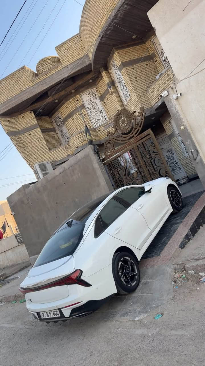 K5 خليجي 2024 vip 5 كامرات بانوراما خرن كشنات رادار توقف ذاتي تدفئه وتبريد كشنات وهواي بيها مواصفات مكينه 2500 ماشيه 57  رقم اربيل باسم شركه وكاله او تحويل  مكفوله من الصبغ بيها بارد واحد جاملغ امام وهاي الطخات على حطتهم مكانها البصره دور النفط للاستفسار ***********
