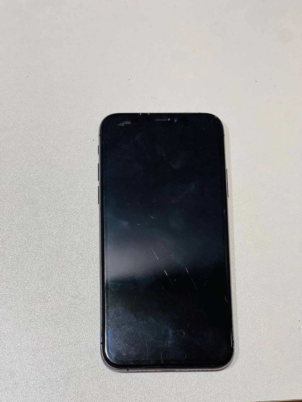 آيفون XS • ٦٤ جيجا • شاشة بقعة سوداء