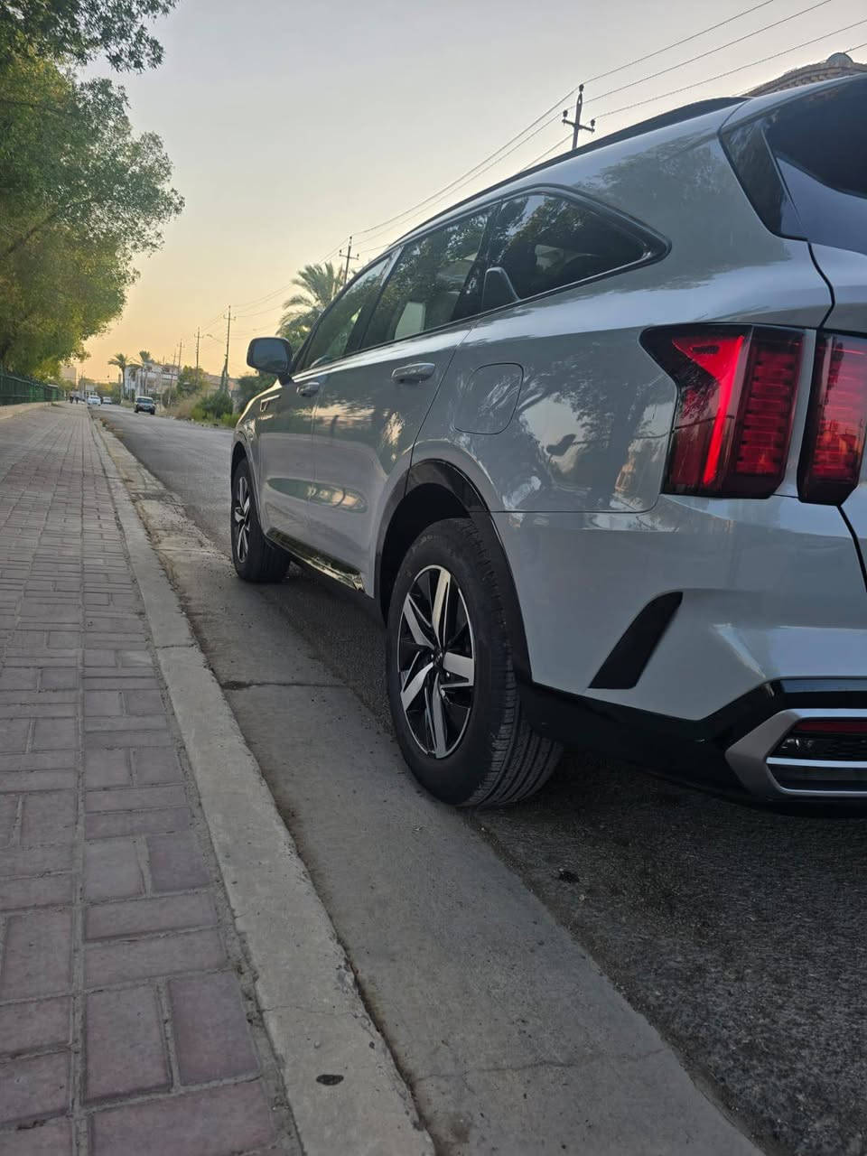 السلام عليكم
سورنتا اسمتي مديل 2023  وارد أمريكي  فول مواصفات 1/1
رقم بغداد الدولي بسمي هزه جديده سنويه جديده ماشيه 35 ميل حادثه شويه بل الجاملغ الخلفي وشويه من الباب وباب كلير  مكينه 2500 تيربو بنوراما داخل كريمي تدفئة بل الكشتات تخم تاير جديد وبقيه الموصفات المعروفه السعر 22500 بيه مجال 
مكان السياره بغداد حي الجهاد الأطباء 
الاستفسار ***********
