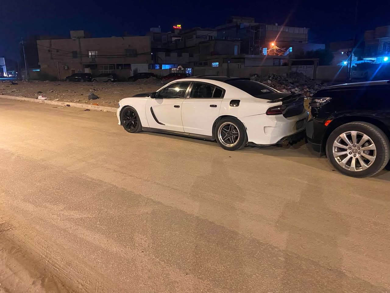 السلام عليكم
من رخصة الأدمن

دوج جارجر موديل 16 اصل مكينة 3600 فول مواصفات حتى رادار امامي الحادث موضح بالصور غير متواجد على الفيس الاستفسار على الرقم مكان السيارة بابل السعر 125 وبيها مجال رقم بغداد

***********
