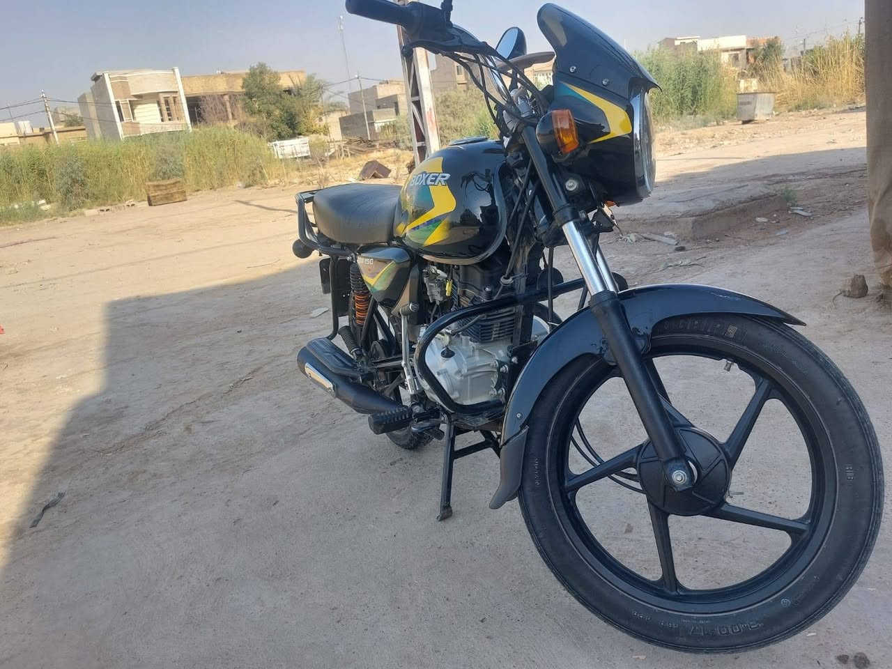سلام عليكم دراجه بوكسر مويل 22مرقمه دراجه مكفوله من كلشي السعر 2300ملونين وبيها مجال مكان المفرك مكلف بلنشر اتصل ***********
